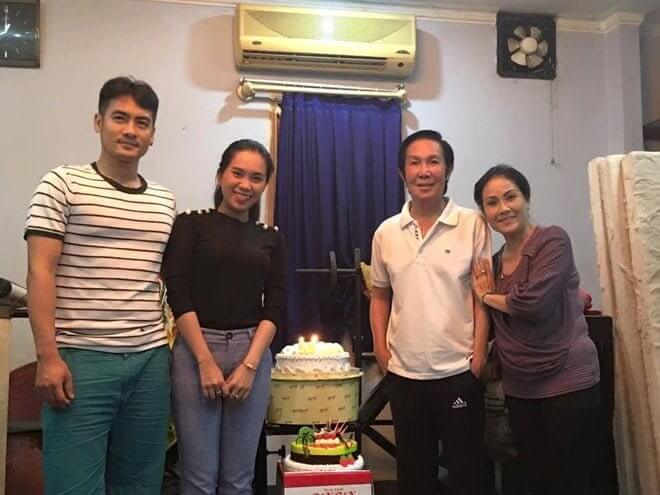 Cháu ruột NSƯT Vũ Linh: Bị nhiều người gạ gẫm vì không biết thân thế gia đình 2 Mẹ con Hồng Phượng cùng cậu năm Vũ Linh, và diễn viên trẻ Ngô Long Hồ.